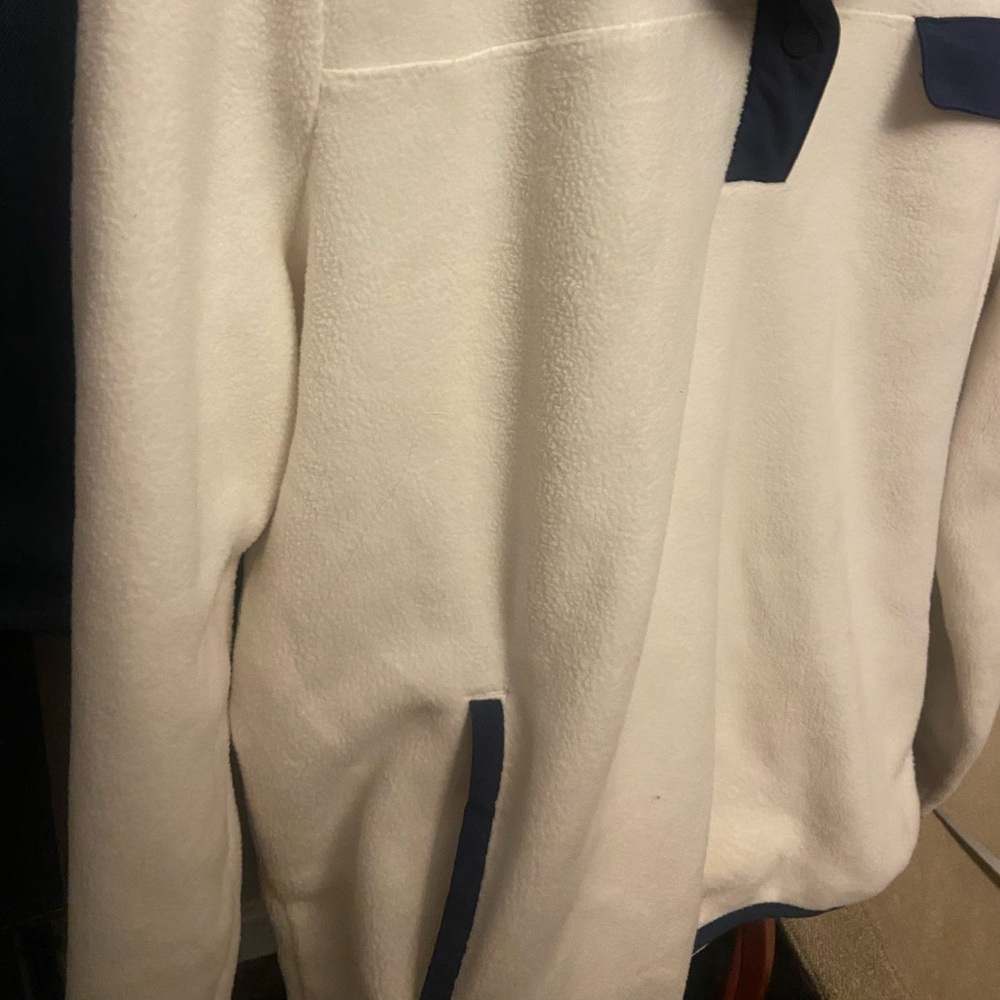 Vineyard Vines quarter zip Fleece. White. Never worn! - Picture 5 of 5